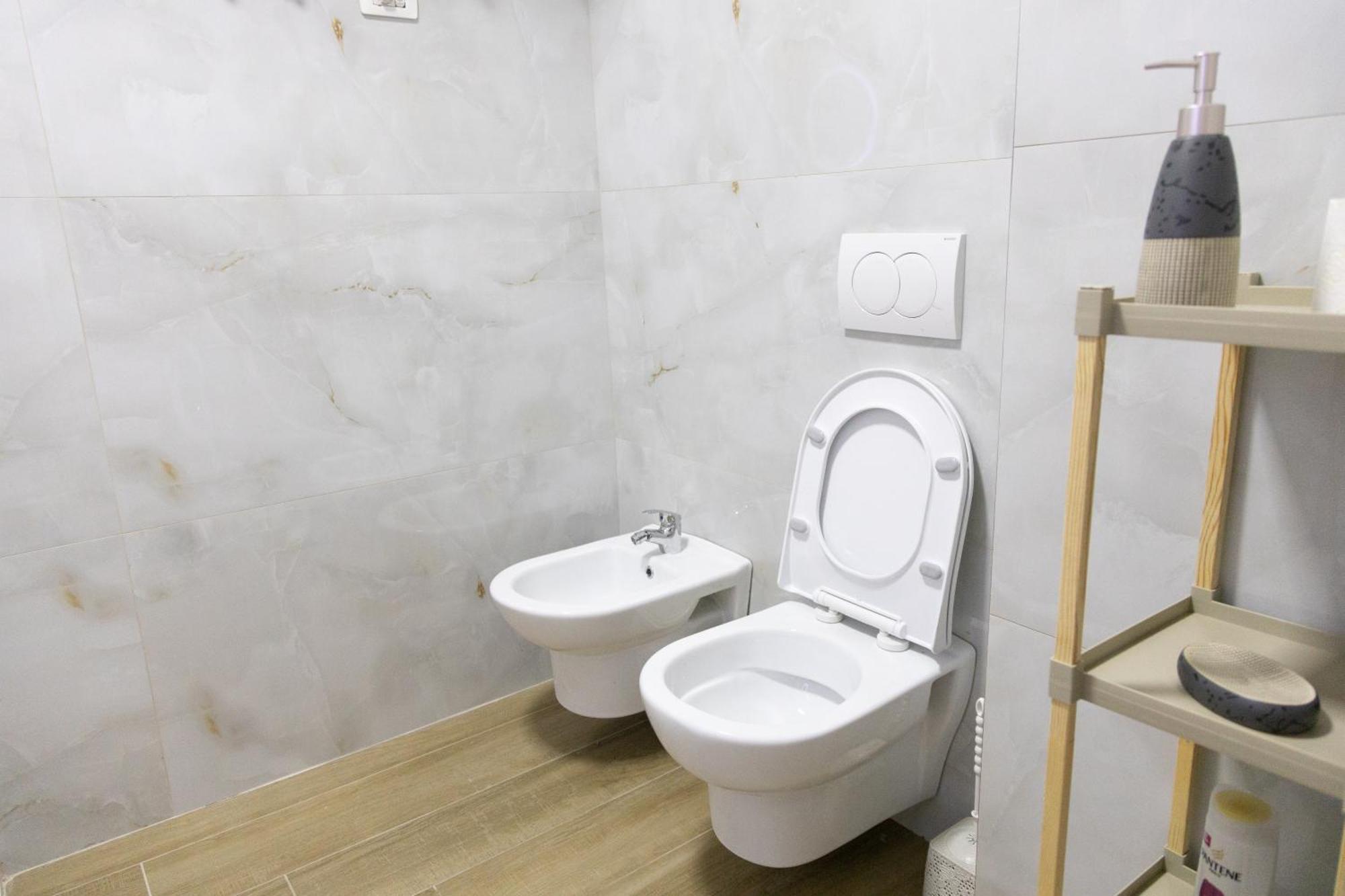 Side Mediterranean Marvel, Two Apartamento
